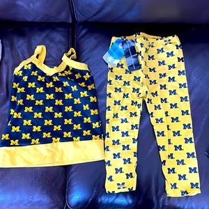 Girls 2 piece shirt and pants. University of Michigan.  NWT